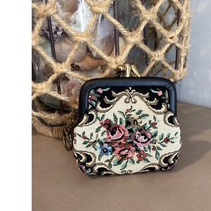 Vintage Floral Needlepoint Coin Purse Keychain Kiss Clasp Wallet Pouch